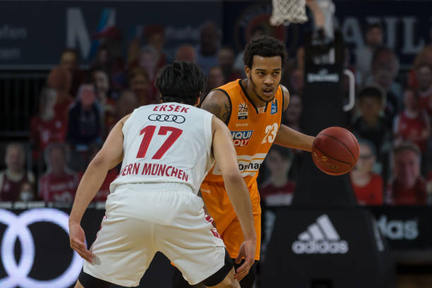 他在边路成 他在边路成