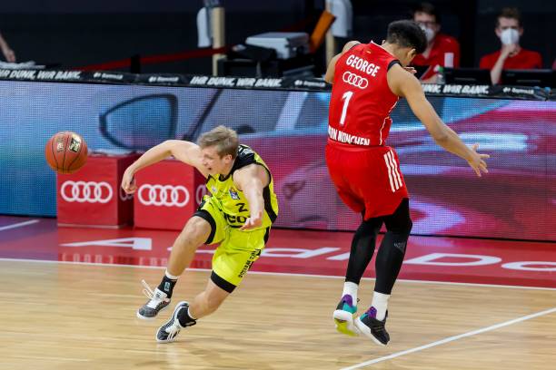 而面对内线 而面对内线